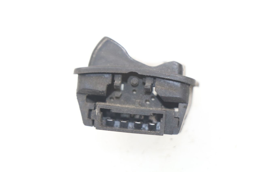photo de COMANDO FAROL ALTO PIAGGIO LIBERTY 4T 50 (2004 - 2008) - Zoom do estado de desgaste