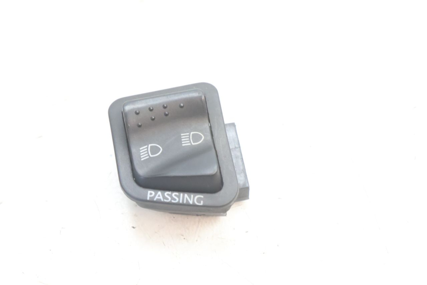 photo de COMANDO FAROL ALTO PIAGGIO LIBERTY IGET 4T 50 (2021 - 2025) - Vista principal