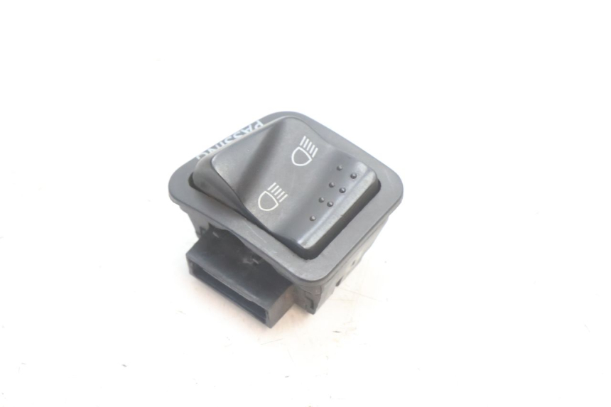 photo de COMANDO FAROL ALTO PIAGGIO LIBERTY IGET 4T 50 (2021 - 2025) - Detalhe da peça