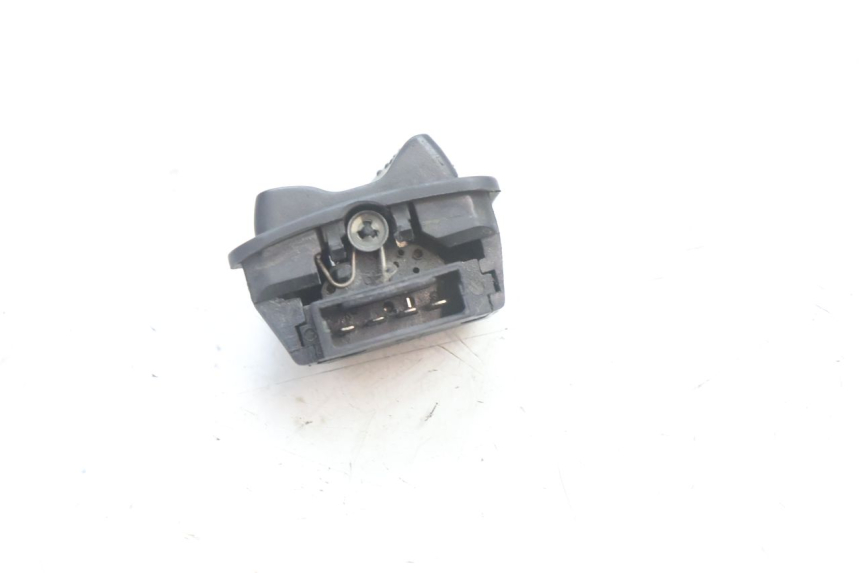 photo de COMANDO FAROL ALTO PIAGGIO LIBERTY IGET 4T 50 (2021 - 2025) - Zoom do estado de desgaste