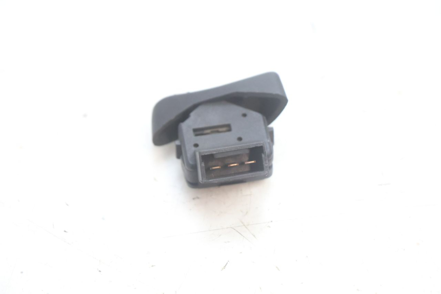 photo de INTERRUPTOR DE FAROL ALTO PIAGGIO LIBERTY 50 (1998 - 2003) - Outro ângulo de visão