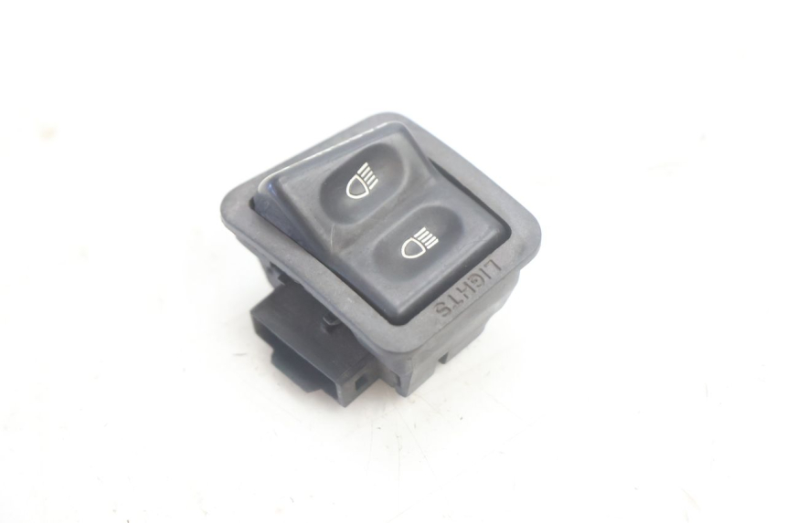 photo de COMANDO FAROL ALTO KYMCO LIKE 125 (2009 - 2016) - Detalhe da peça