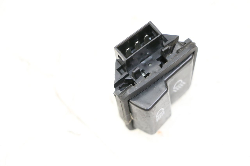 photo de INTERRUPTOR DE FAROL ALTO LONGJIA SHARPY 125 (2020 - 2024) - Detalhe da peça