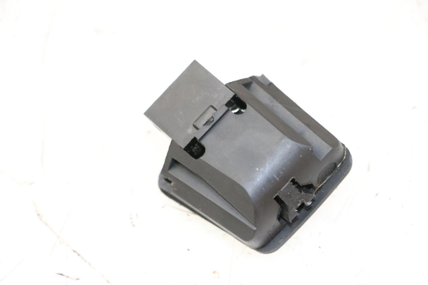 photo de INTERRUPTOR DE FAROL ALTO LONGJIA SHARPY 125 (2020 - 2024) - Zoom do estado de desgaste