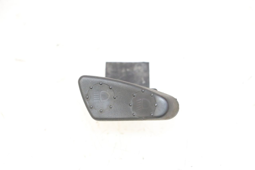 photo de COMANDO FAROL ALTO PIAGGIO LXV 4T 50 (2009 - 2013) - Vista principal