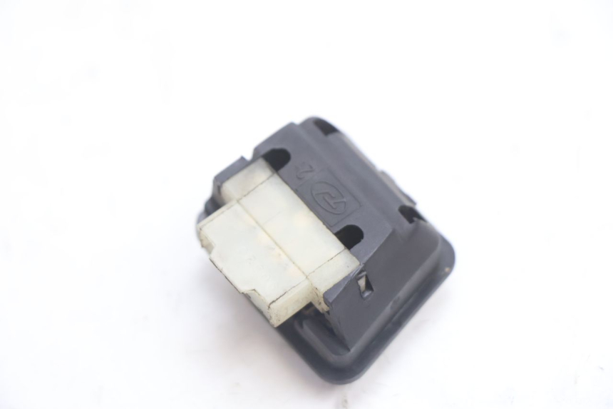 photo de INTERRUPTOR DE FAROL ALTO KYMCO MOVIE S 125 (2009 - 2018) - Zoom do estado de desgaste