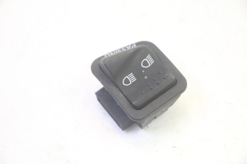 photo de COMANDO FAROL ALTO PIAGGIO MP3 HPE 350 (2018 - 2020) - Detalhe da peça