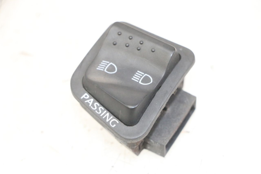 photo de COMUTADOR DE FAROL ALTO PIAGGIO MP3 LT 300 (2010 - 2016) - Vista principal