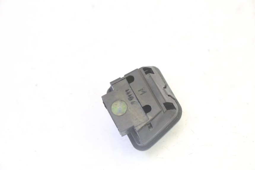 photo de INTERRUPTOR DE FAROL ALTO PIAGGIO MP3 LT 300 (2010 - 2016) - Outro ângulo de visão