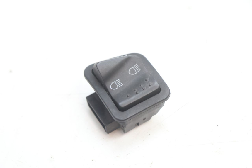 photo de INTERRUPTOR DE FAROL ALTO PIAGGIO MP3 LT 400 (2007 - 2012) - Detalhe da peça