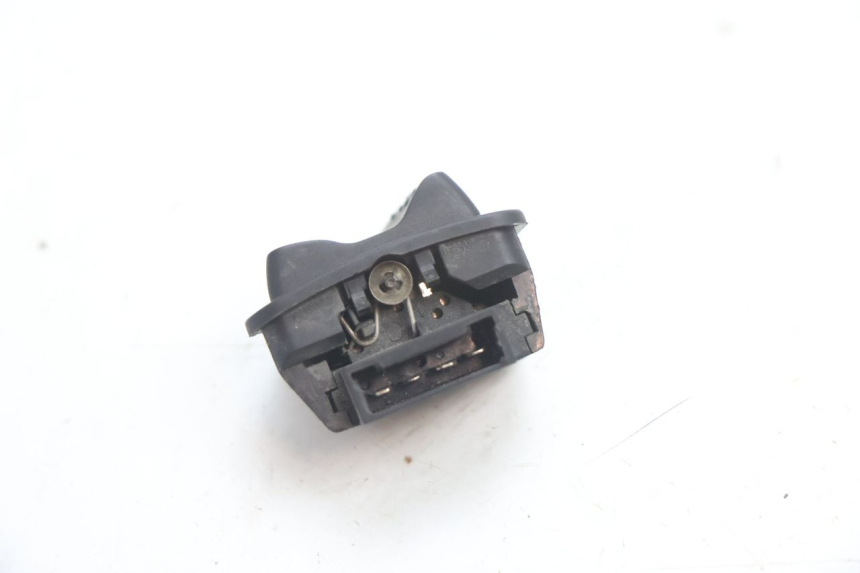 photo de INTERRUPTOR DE FAROL ALTO PIAGGIO MP3 LT 400 (2007 - 2012) - Zoom do estado de desgaste