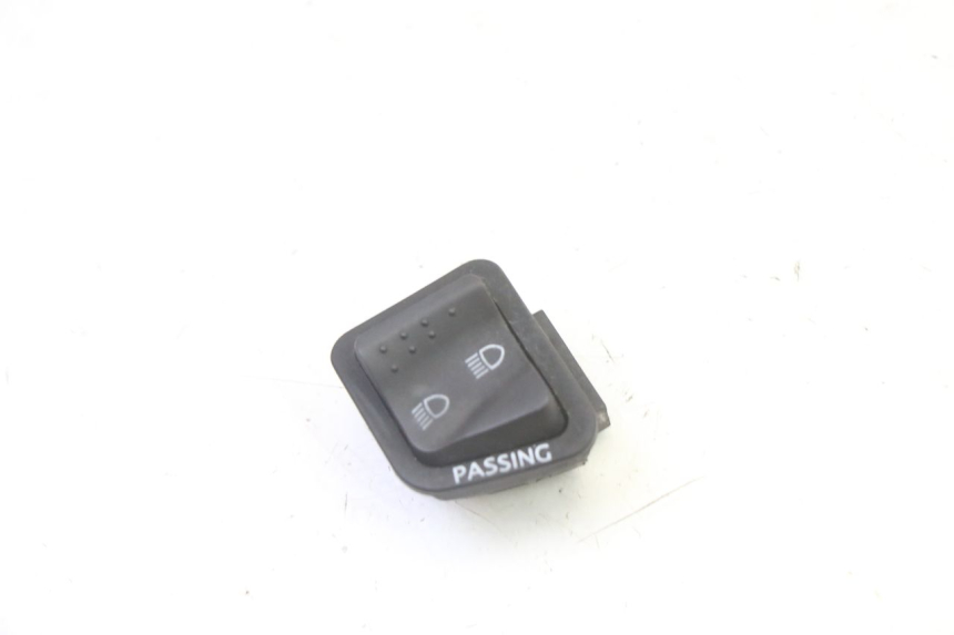 photo de INTERRUPTOR DO FAROL ALTO PIAGGIO MP3 RL 250 (2006 - 2010) - Vista principal