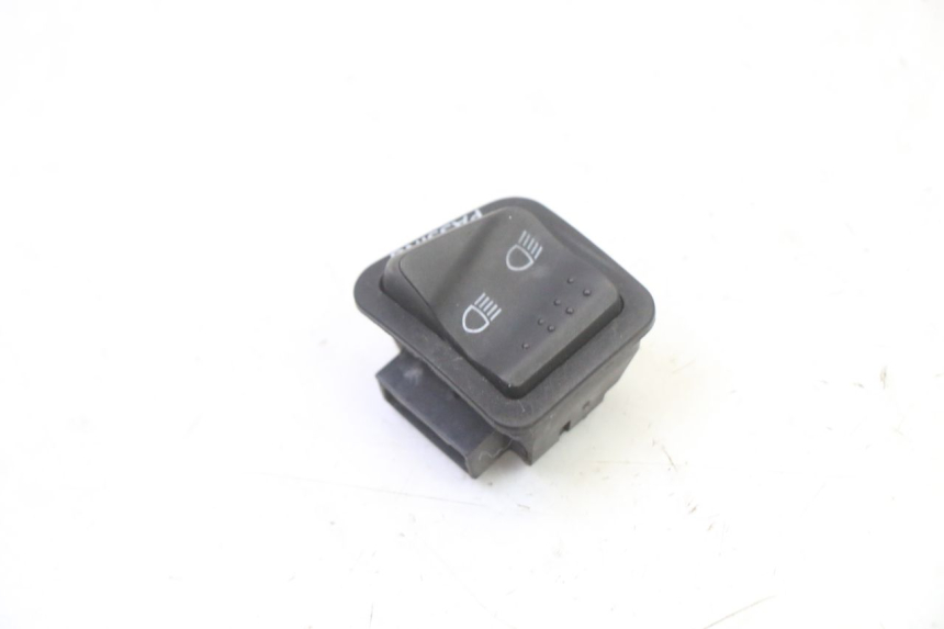 photo de INTERRUPTOR DO FAROL ALTO PIAGGIO MP3 RL 250 (2006 - 2010) - Detalhe da peça