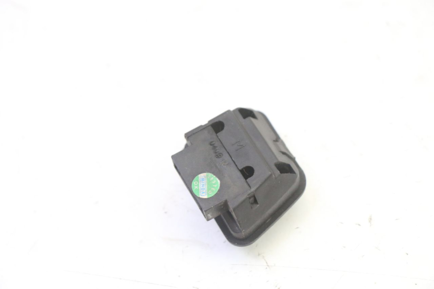 photo de INTERRUPTOR DO FAROL ALTO PIAGGIO MP3 RL 250 (2006 - 2010) - Outro ângulo de visão