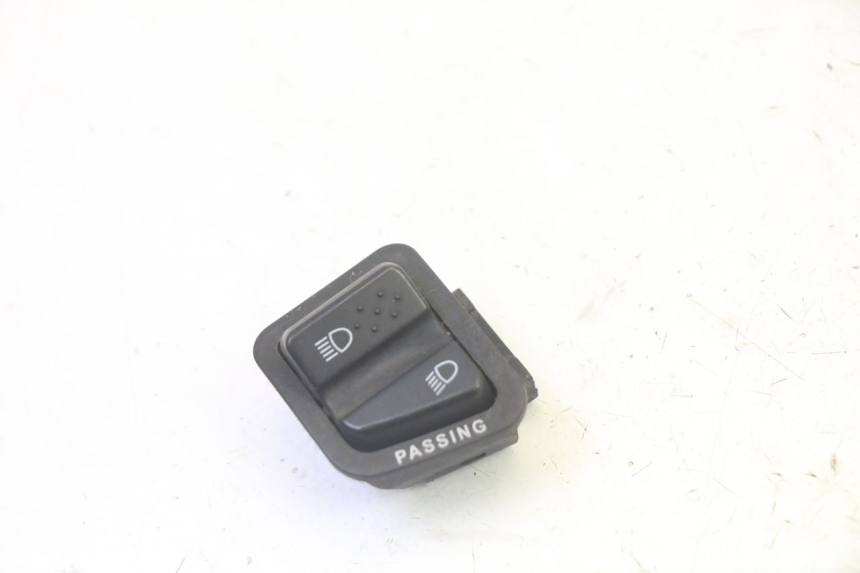 photo de INTERRUPTOR DO FAROL ALTO PIAGGIO MP3 RL 250 (2006 - 2010) - Vista principal