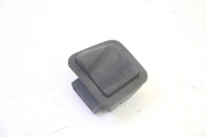 photo de INTERRUPTOR DO FAROL ALTO PIAGGIO MP3 RL 250 (2006 - 2010) - Detalhe da peça