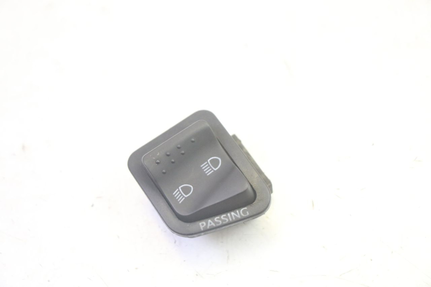 photo de INTERRUPTOR DO FAROL ALTO PIAGGIO MP3 RL 250 (2006 - 2010) - Vista principal