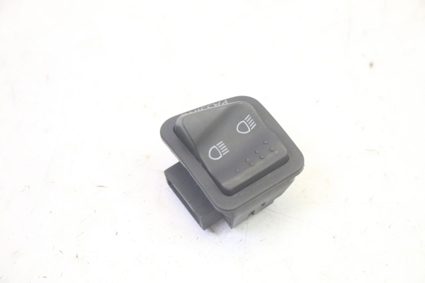 photo de INTERRUPTOR DO FAROL ALTO PIAGGIO MP3 RL 250 (2006 - 2010) - Detalhe da peça