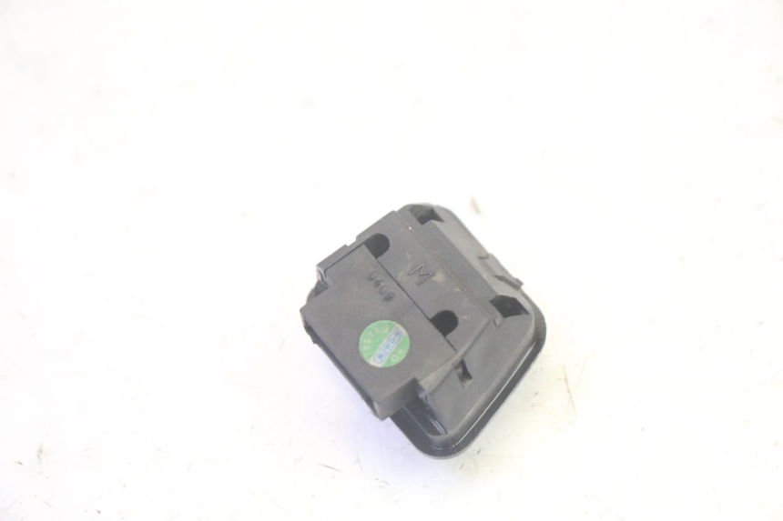 photo de INTERRUPTOR DO FAROL ALTO PIAGGIO MP3 RL 250 (2006 - 2010) - Zoom do estado de desgaste