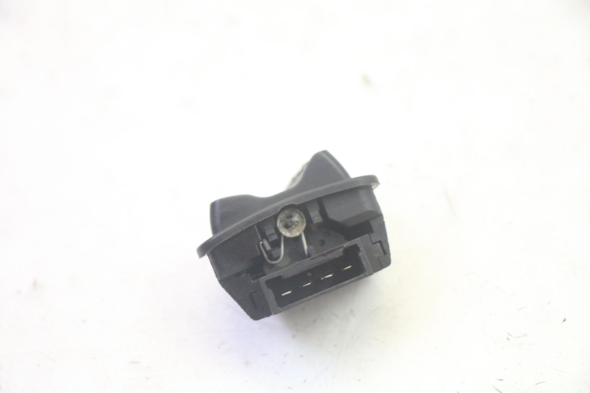 photo de INTERRUPTOR DO FAROL ALTO PIAGGIO MP3 RL 250 (2006 - 2010) - Outro ângulo de visão