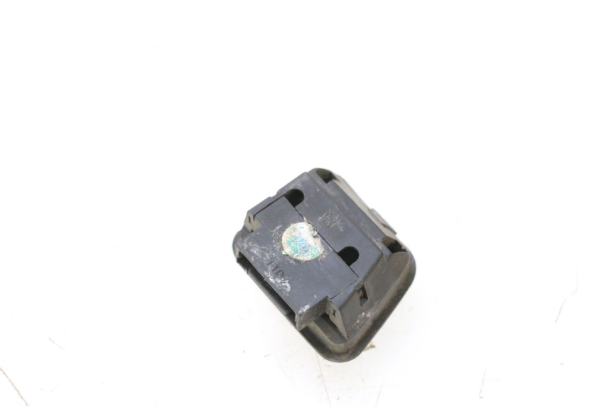 photo de COMUTADOR DE FAROL ALTO PIAGGIO MP3 125 (2006 - 2014) - Zoom do estado de desgaste