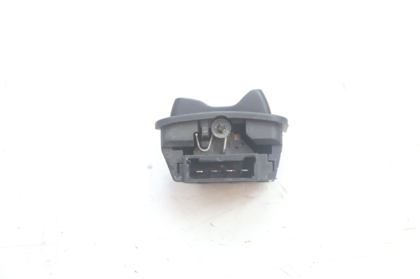 photo de COMUTADOR DE FAROL ALTO PIAGGIO MP3 125 (2006 - 2014) - Zoom do estado de desgaste