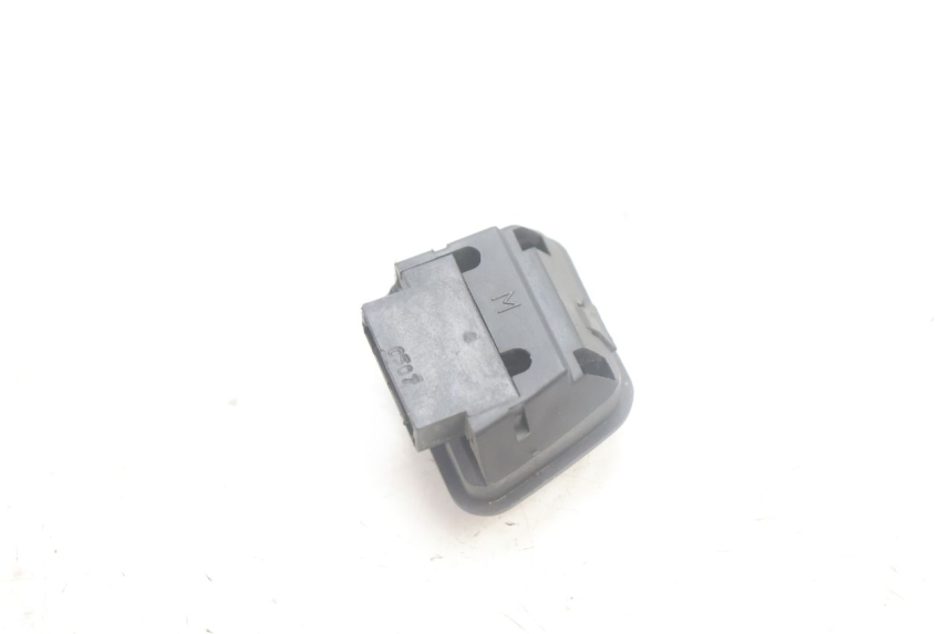 photo de COMUTADOR DE FAROL ALTO PIAGGIO MP3 125 (2006 - 2014) - Outro ângulo de visão