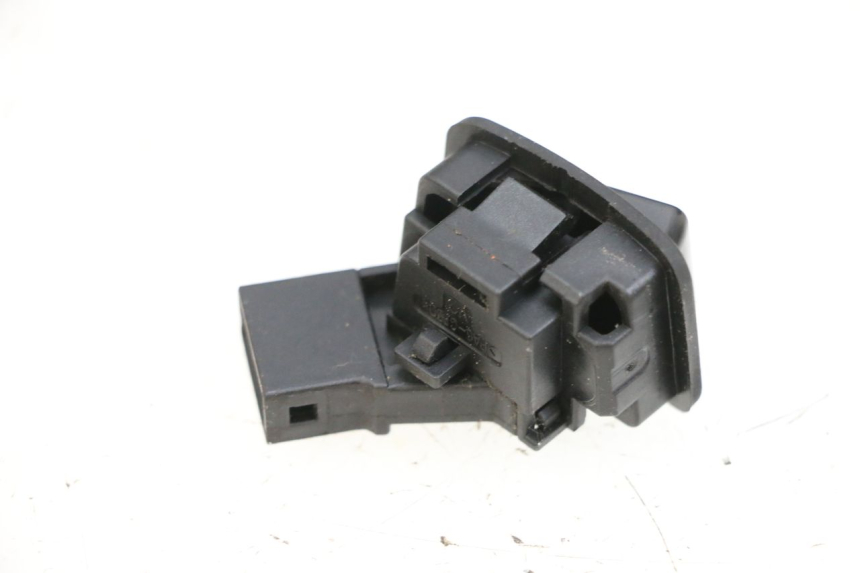 photo de COMUTADOR DE FAROL ALTO YAMAHA NEO'S CORE 1 (2022 - 2026) - Zoom do estado de desgaste