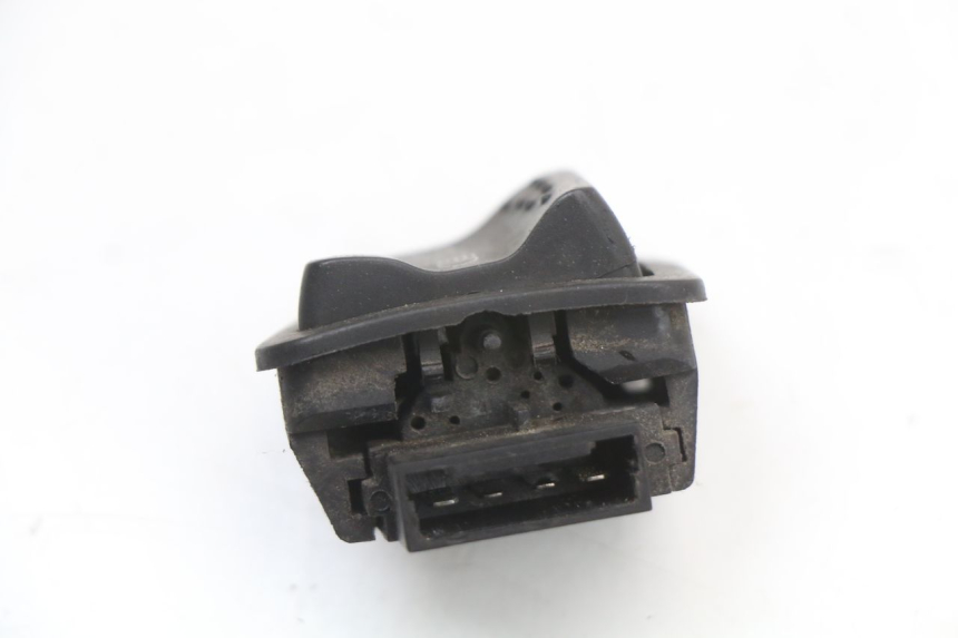 photo de INTERRUPTOR DE FAROL ALTO PIAGGIO NEW TYPHOON 50 (2018 - 2021) - Zoom do estado de desgaste