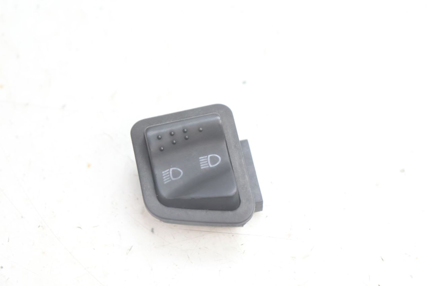 photo de INTERRUPTOR DE FAROL ALTO PIAGGIO NEW TYPHOON 50 (2018 - 2021) - Vista principal