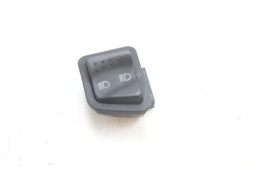 photo de INTERRUPTOR DE FAROL ALTO PIAGGIO NEW TYPHOON 50 (2018 - 2021) - Vista principal