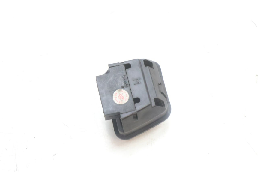 photo de INTERRUPTOR DE FAROL ALTO PIAGGIO NEW TYPHOON 50 (2018 - 2021) - Zoom do estado de desgaste
