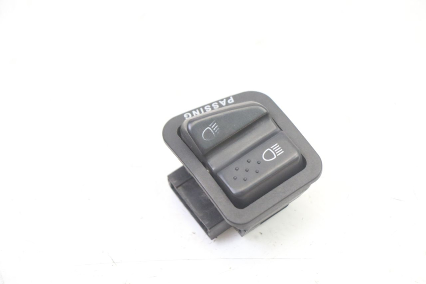 photo de COMANDO FAROL ALTO PIAGGIO NRG POWER PUREJET 50 (2018 - 2021) - Detalhe da peça