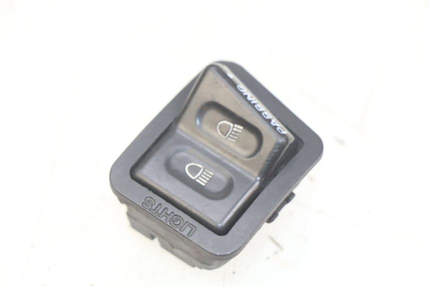 photo de INTERRUPTOR DE FAROL ALTO SYM ORBIT III 3 4T 50 (2021 - 2025) - Vista principal
