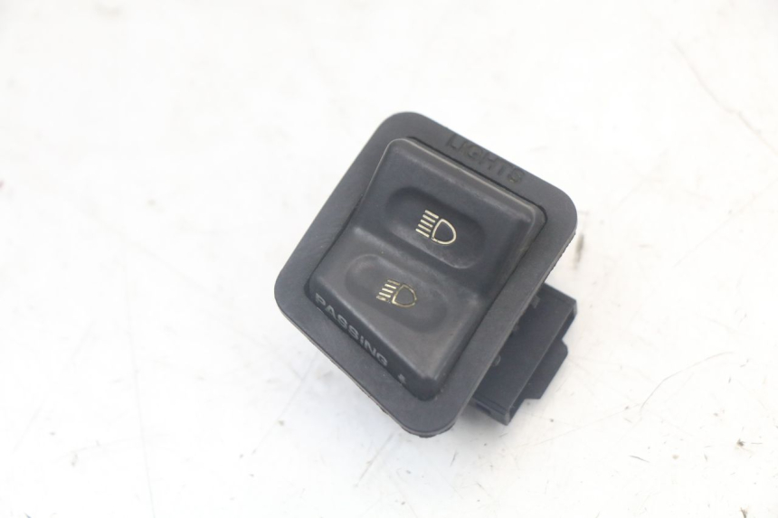photo de INTERRUPTOR DE FAROL ALTO SYM ORBIT III 3 4T 50 (2018 - 2021) - Vista principal