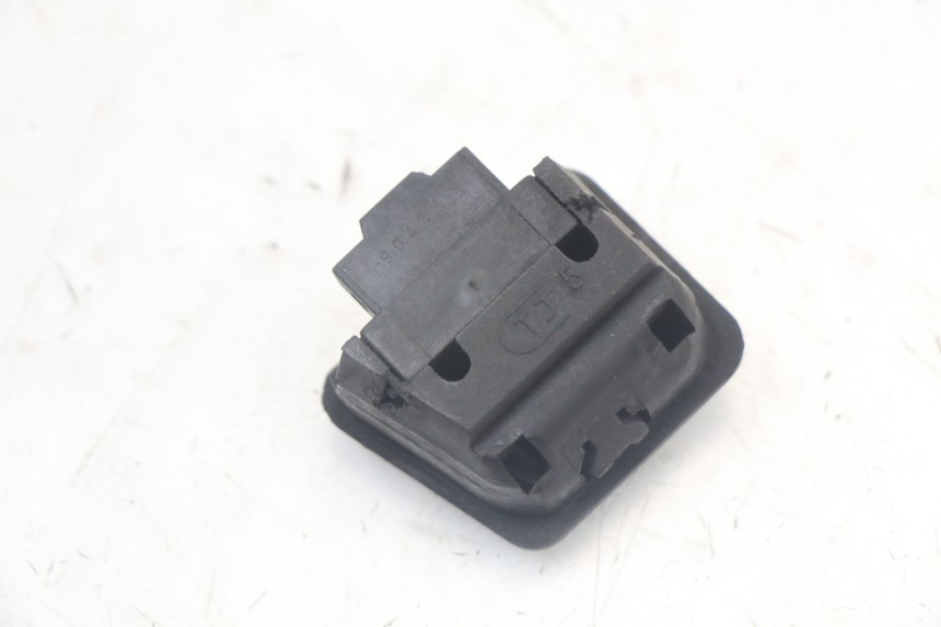 photo de INTERRUPTOR DE FAROL ALTO SYM ORBIT III 3 4T 50 (2018 - 2021) - Outro ângulo de visão