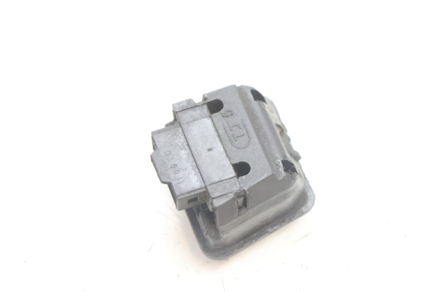 photo de INTERRUPTOR DE FAROL ALTO SYM ORBIT III 3 4T 50 (2021 - 2025) - Outro ângulo de visão