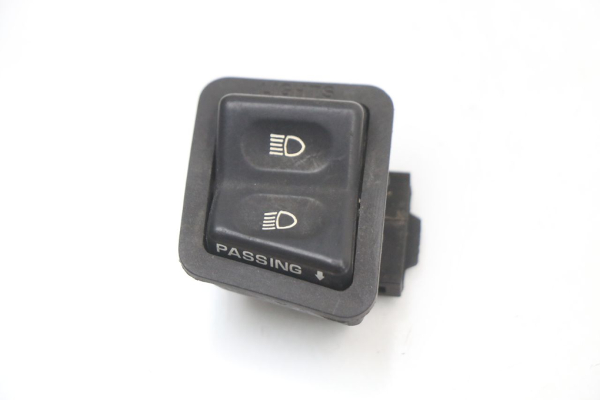 photo de INTERRUPTOR DO FAROL ALTO SYM ORBIT 50 (2008 - 2010) - Vista principal