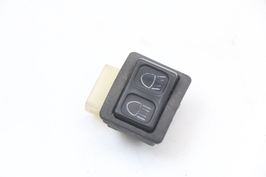 photo de INTERRUPTOR DO FAROL ALTO MBK OVETTO ONE 2T 50 (2013 - 2017) - Detalhe da peça