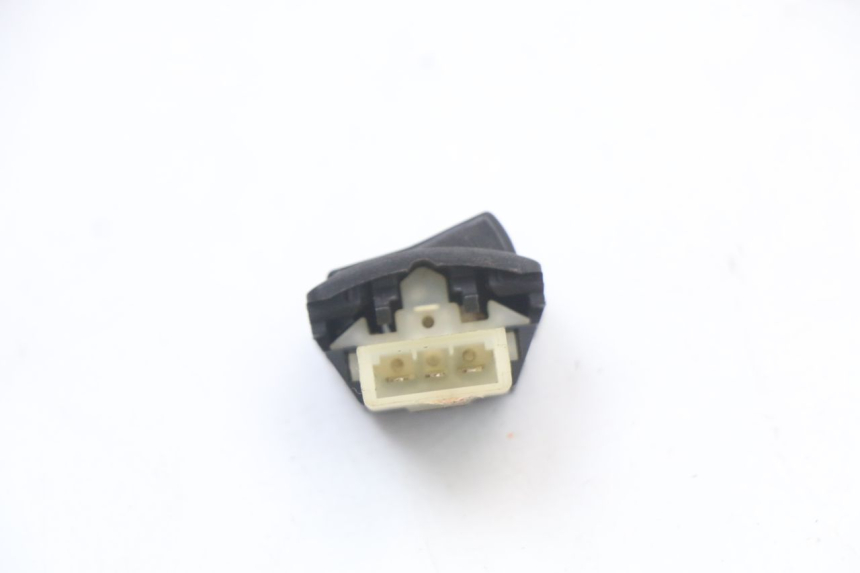photo de INTERRUPTOR DO FAROL ALTO MBK OVETTO ONE 2T 50 (2013 - 2017) - Zoom do estado de desgaste