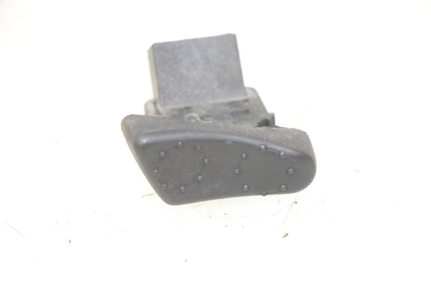 photo de COMUTADOR DE FAROL ALTO PIAGGIO VESPA GRANTURISMO 200 (2004 - 2005) - Vista principal