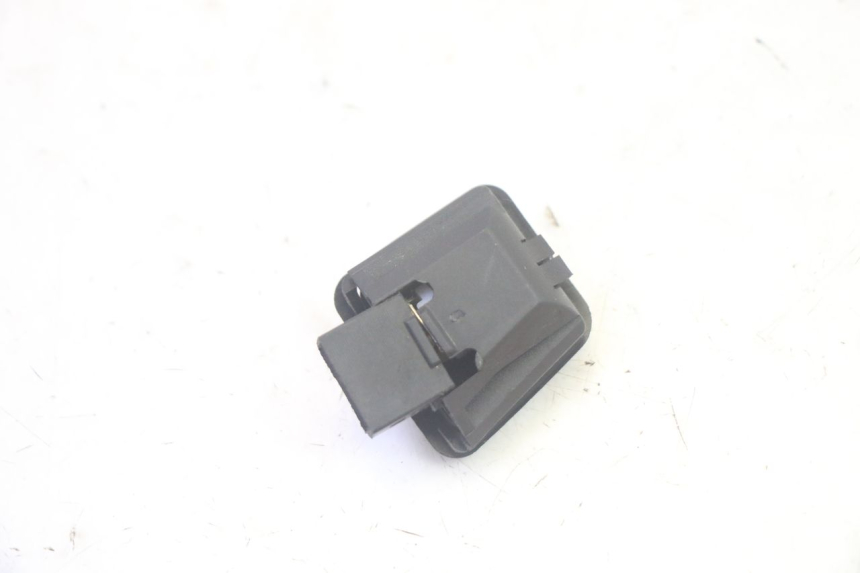 photo de INTERRUPTOR DE FAROL ALTO JM MOTORS SANTANA EVO 50 (2024 - 2026) - Zoom do estado de desgaste