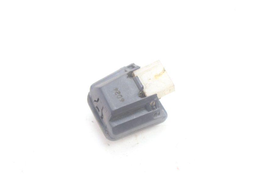 photo de INTERRUPTOR DO FAROL ALTO HONDA SCV LEAD 100 (2003 - 2007) - Outro ângulo de visão