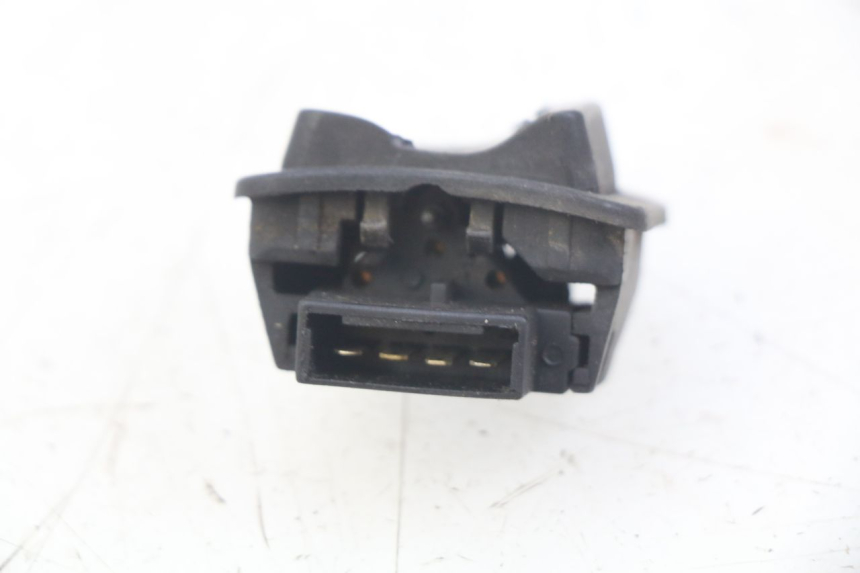 photo de COMANDO FAROL ALTO APRILIA SR 2T 50 (2012 - 2017) - Detalhe da peça