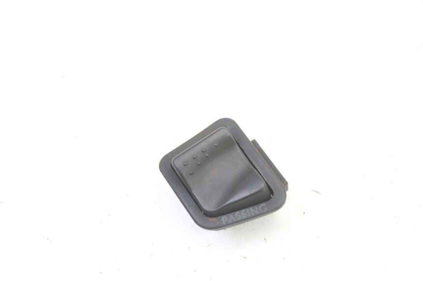 photo de INTERRUPTOR DE FAROL ALTO PIAGGIO SUPER LX 125 (2000 - 2003) - Vista principal