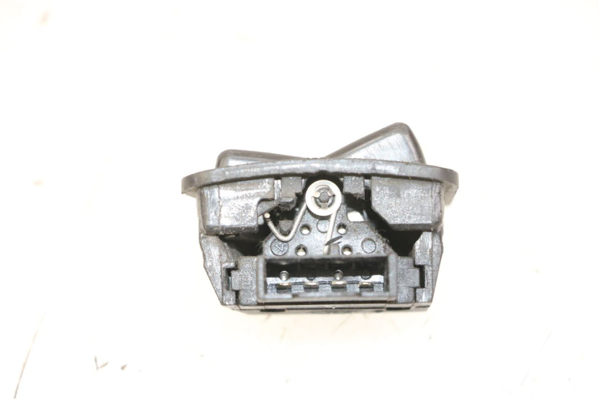 photo de COMUTADOR DE FAROL ALTO SYM FIDDLE 3 III 50 (2014 - 2020) - Zoom do estado de desgaste