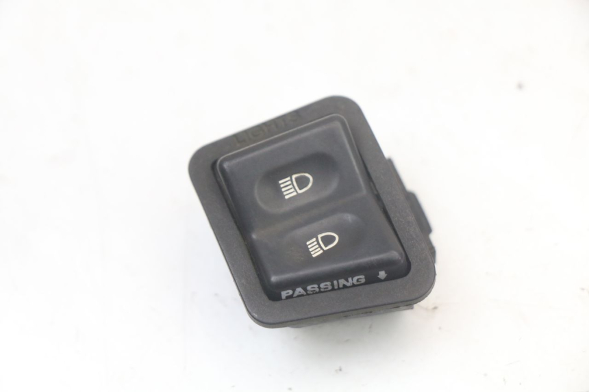 photo de INTERRUPTOR DE FAROL ALTO SYM ORBIT 2 4T 50 (2018 - 2022) - Vista principal
