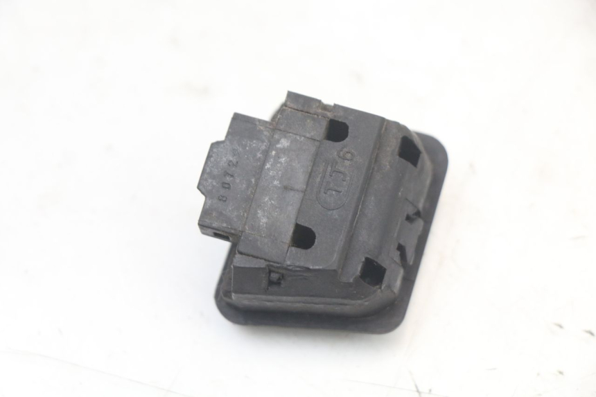 photo de INTERRUPTOR DE FAROL ALTO SYM ORBIT 2 4T 50 (2018 - 2022) - Outro ângulo de visão