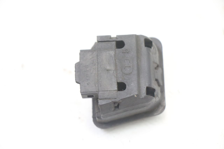 photo de INTERRUPTOR DE FAROL ALTO SYM ORBIT III 3 4T 50 (2018 - 2021) - Outro ângulo de visão