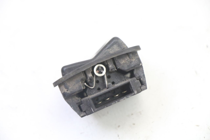 photo de COMUTADOR DE FAROL ALTO PEUGEOT TWEET 4T 50 (2014 - 2019) - Zoom do estado de desgaste